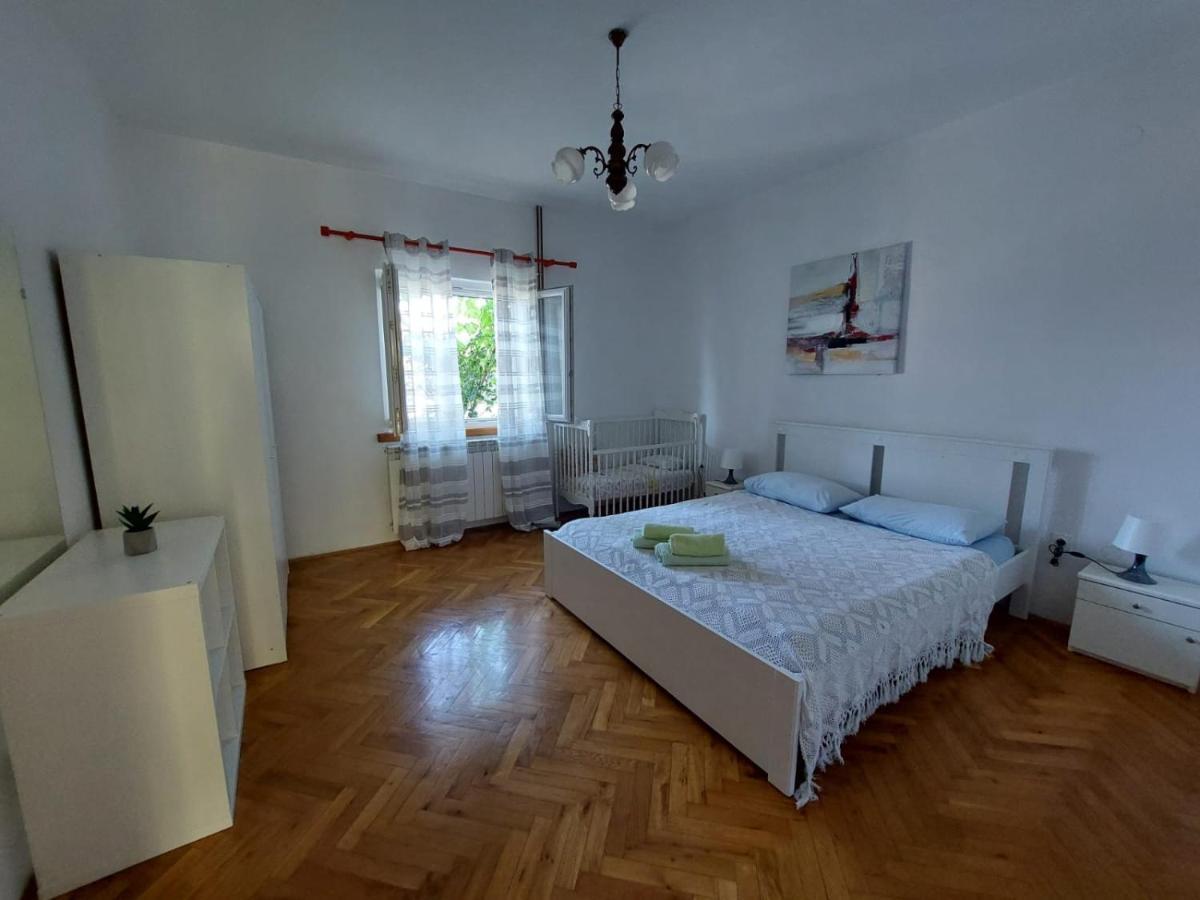Apartments Mornar Poljica  Buitenkant foto
