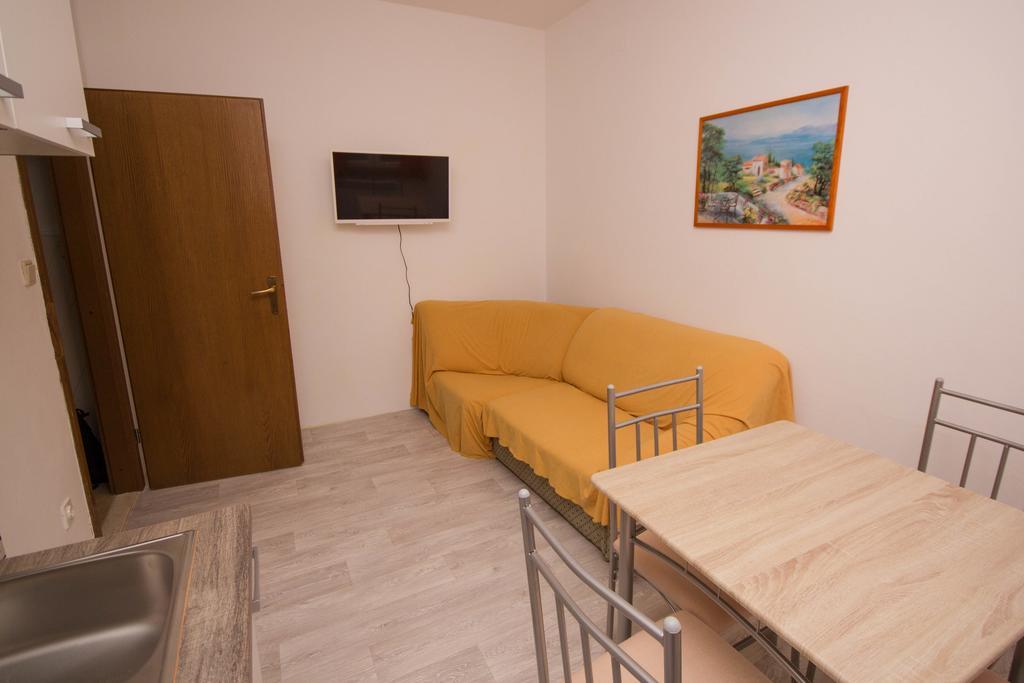 Apartments Mornar Poljica  Buitenkant foto